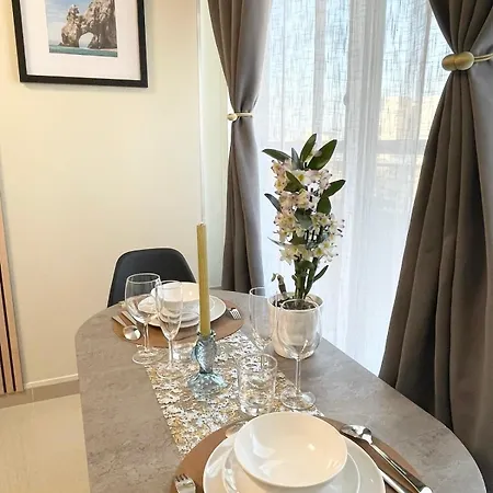 New Modern In Center Metro 7 & 14 Maison Blanche Appartamento